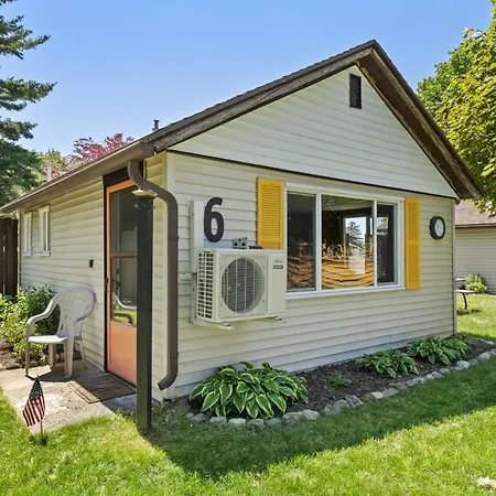 Chippewa Bluffs Resort - 2Br 2Ba Cabins